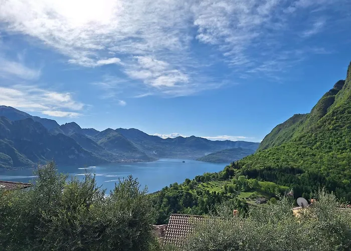 Lake Lodge